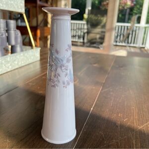 Lladro Retured Elegant White Ceramic Vase with Bird Design